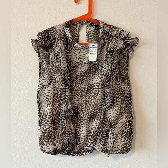 NWT Express Animal Print Ruffle Detail Sleeveless Top in Neutral Print SZ XS NWT - Picture 4 of 11